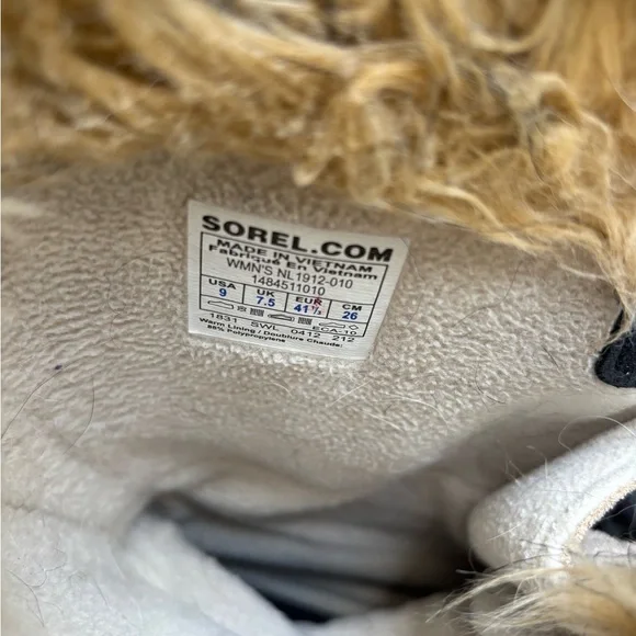 Sorel Black and Tan Winter Boots - Picture 7 of 7